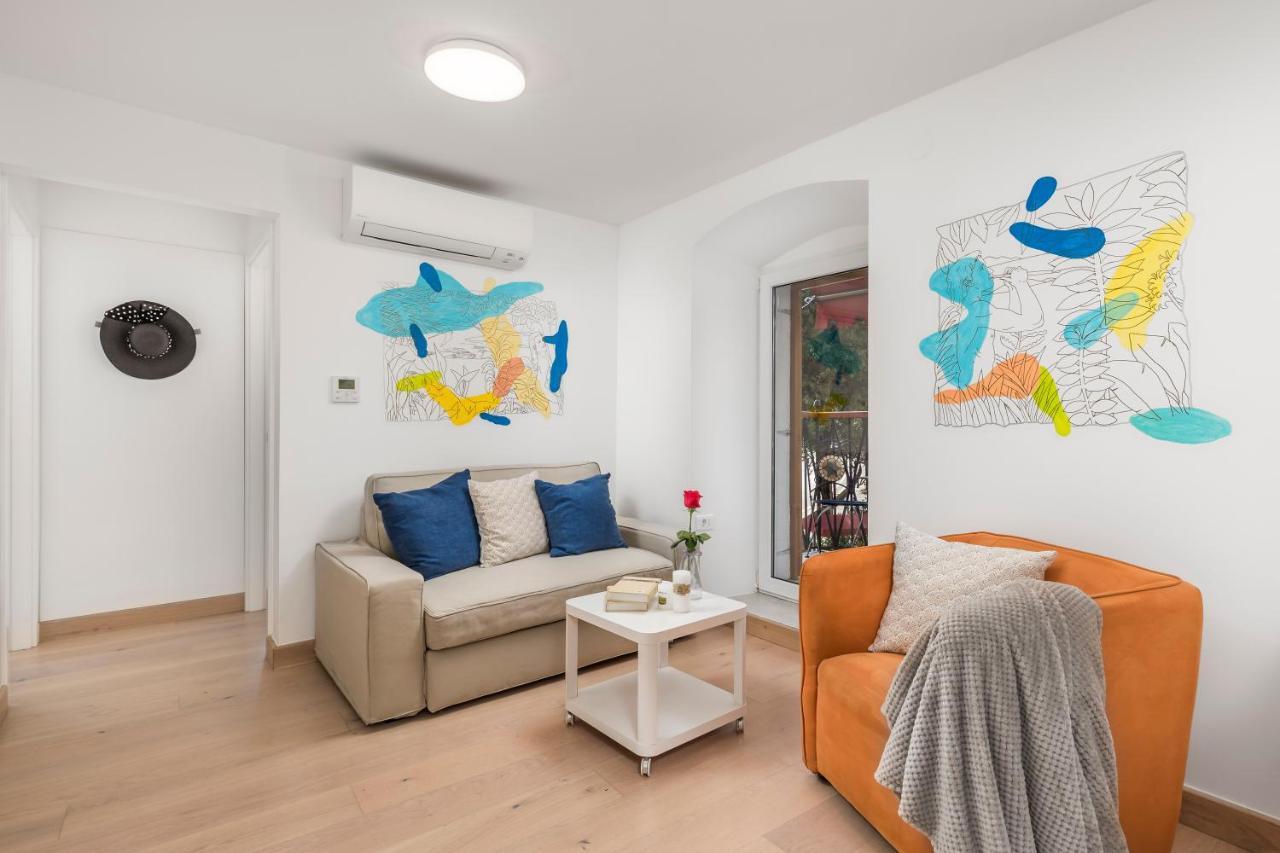 Beautiful Apartment House On The Seaside Ика Екстериор снимка