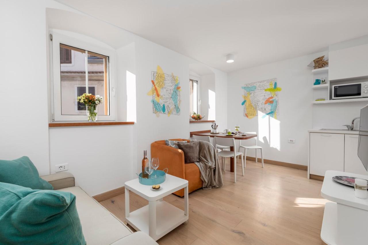 Beautiful Apartment House On The Seaside Ика Екстериор снимка